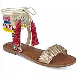 Indigo Rd. Women's Doe Lace-Up Tasseled Flat Sandal, Gold, Size 11